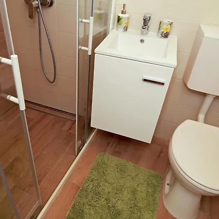 Stunning In With Wifi Apartman